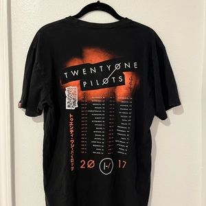 Twenty one pilots 2017 Tour shirt